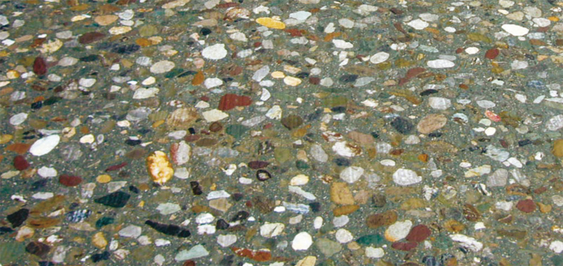 residenzplatz flusssteine (bild: personenkonsortium 2009) residenzplatz flusssteine (bild: personenkonsortium 2009)