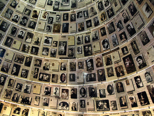 holocaust_memorial foto: stellas mom - flickr creative commons http://www.flickr.com/photos/lithuania2008/461672951/sizes/m/in/photostream/ holocaust_memorial foto: stellas mom - flickr creative commons http://www.flickr.com/photos/lithuania2008/461672951/sizes/m/in/photostream/