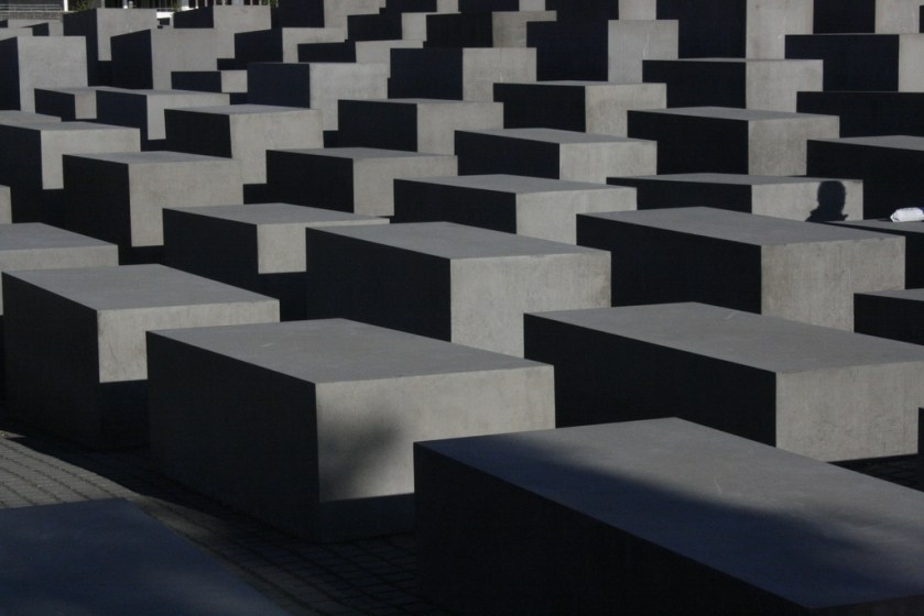 holocaust corsi michele (creative commons CC BY-NC-ND 2.0) holocaust corsi michele (creative commons CC BY-NC-ND 2.0)