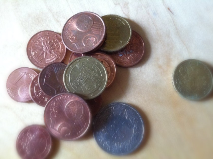 wir müssen den bettlerInnen das erbettelte nehmen (foto bernhard jenny)