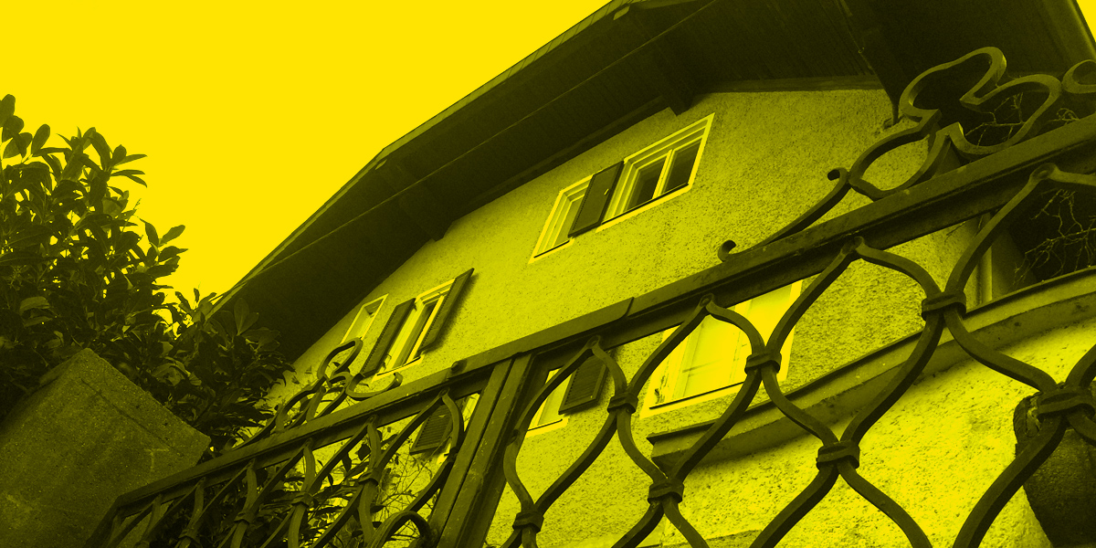 von der polizei im schlafzimmer&nbsp;geweckt