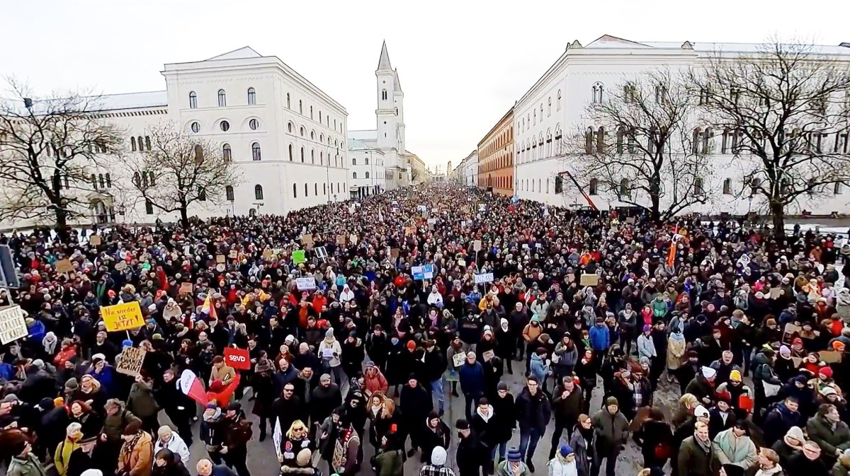 lassen wir die fahnen&nbsp;zuhause!
